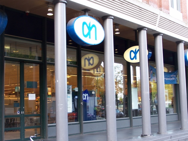 10 van MT: Winkeliers AH willen geld zien &#8211; Topdrukte op Schiphol