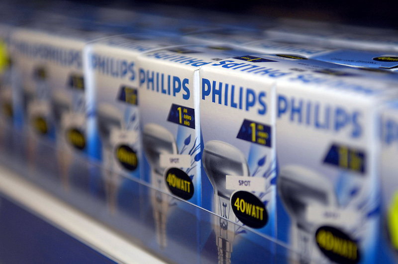 Ook Philips betaalt geen winstbelasting in Nederland &#8211; Musk eist focus van Tesla-medewerkers