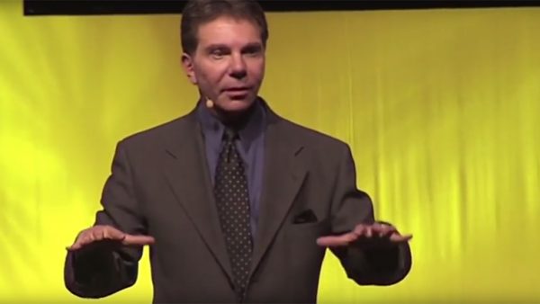 ‘Wie geeft, die krijgt.’ Wederkerigheid is een van de zeven beïnvloedingsprincipes van Robert Cialdini. Krijgen we iets, dan voelen we een onbeheersbare neiging om iets terug te doen. Dat zit diep in ons DNA verankerd.