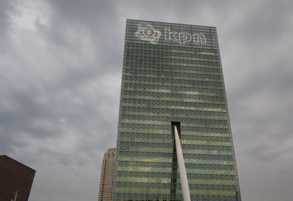 De 7 van MT: KPN toont interesse in Fox IT; Eigenaar moederbedrijf Gamma en Karwei wil van aandeel af; Unilever eerste gegadigde voor Estée Lauder; De Bijenkorf niet bang voor concurrentie en meer nieuws!