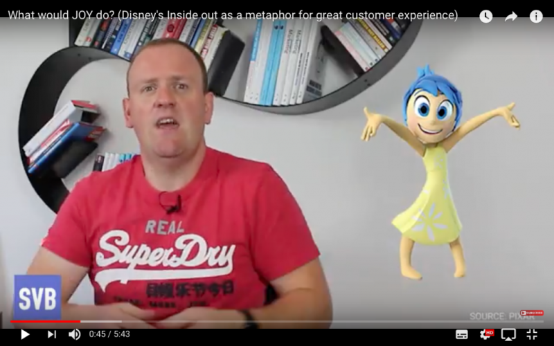 De film Inside Out gaat over een tienermeisje Joy en zien we de wereld door haar ogen. Daarbij leren we alles over emoties en hoe ons brein werkt. Ons brein wordt naast plezier geregeerd door de emoties boosheid, angst, walging en droefheid. Als je dat toepast op klantrelaties, ziet Van Belleghem veel overeenkomsten in de manier waarop bedrijven en klanten op elkaar reageren. Klanten die klagen, ook al is het hun eigen schuld dat het misgaat willen niet horen dat het hun schuld is. Als bedrijven zich bij elke klacht af zouden vragen: What would Joy do? Zouden er volgens Van Belleghem een stuk meer tevreden klanten zijn.   