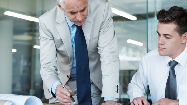 Van wie kun je het meest leren binnen je organisatie? Onderzoek van de RUG, Universiteit Keulen en Management Team toont aan: de directe manager is het beste rolmodel.