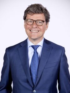 CEO Paul Gerla van effectenbank Kempen & Co trekt zich wegens gezondheidsredenen terug. Een profiel van de topman en bestuurder van moederbedrijf Van Lanschot.