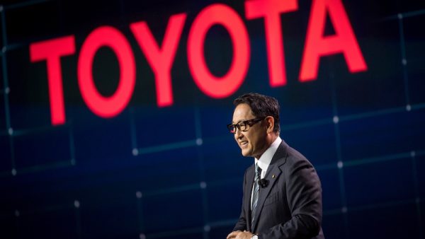 Toyota stopt met de productie van personenauto’s met een dieselmotor in Europa. Aan het hoofd van een van de grootste autoproducenten ter wereld staat Akio Toyoda, kleinzoon van de oprichter.