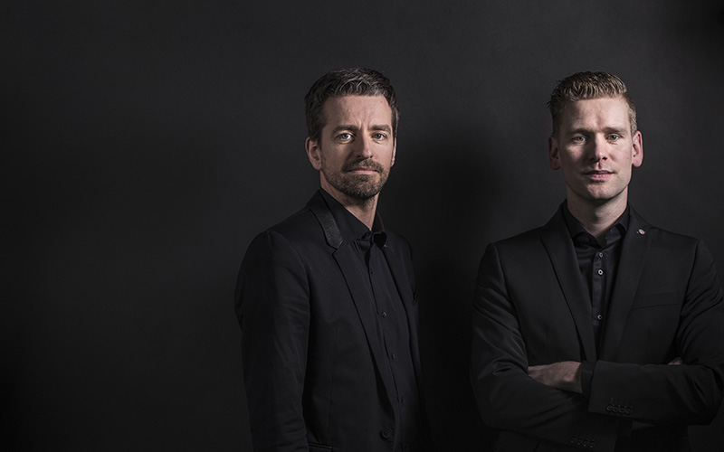 Bas van der Veldt en Arnold Mars, zonen van de oprichters, vormen de tweekoppige directie van softwareontwikkelaar AFAS. Dat doen ze op geheel eigen wijze. En met succes. Sinds hun aantreden in 2009 is de omzet verzevenvoudigd. De marge is een dikke veertig procent.