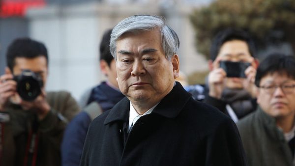 Het Zuid-Koreaanse Korean Airlines wordt onderzocht op verdenking van verduistering en belastingontduiking. Een profiel van CEO en pater familias Cho Yang-ho.