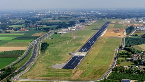 Landingsbaan Maastricht Aachen Airport Jos Roeven MT