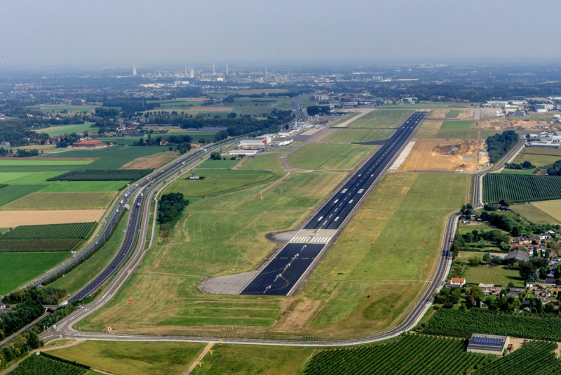 Landingsbaan Maastricht Aachen Airport Jos Roeven MT