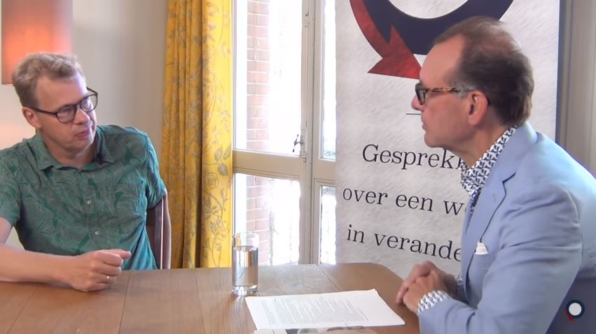 Paul van Liempt van Voor de Ommekeer TV in gesprek met retaildeskundige Rupert Parker Brady over zijn boek Appie Tomorrow en het einde van de huidige lage prijzen.