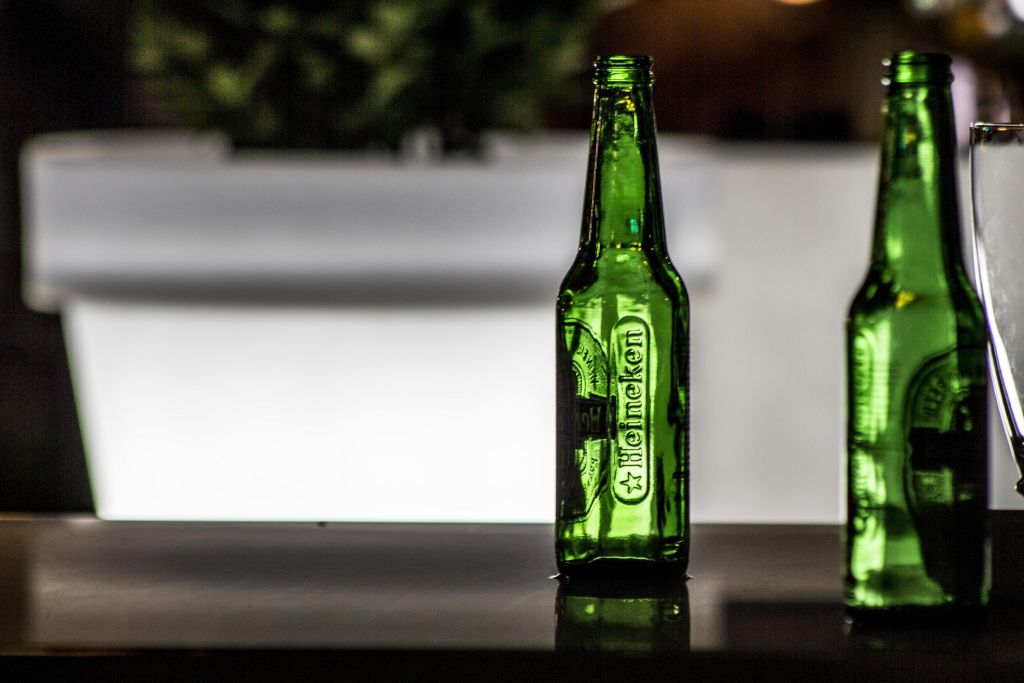 Heineken sluit grote deal in China &#8211; Apple-fabrieken leggen productie stil wegens malware