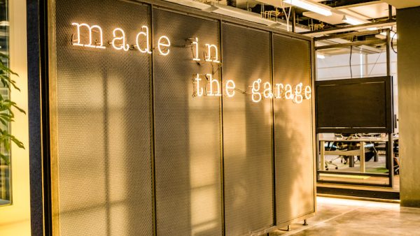 omgebouwde garage deloitte kans start-up klanten