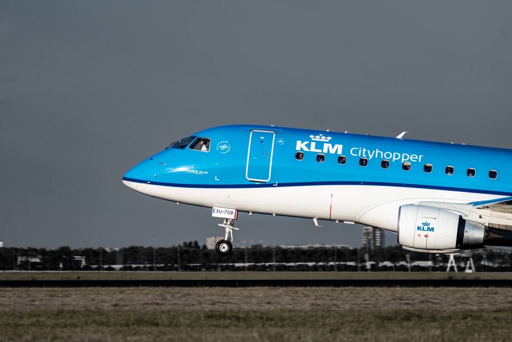 KLM schiet te hulp