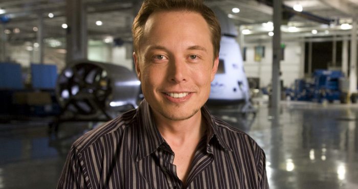 Crowd haalt Elon Musk naar Nederland