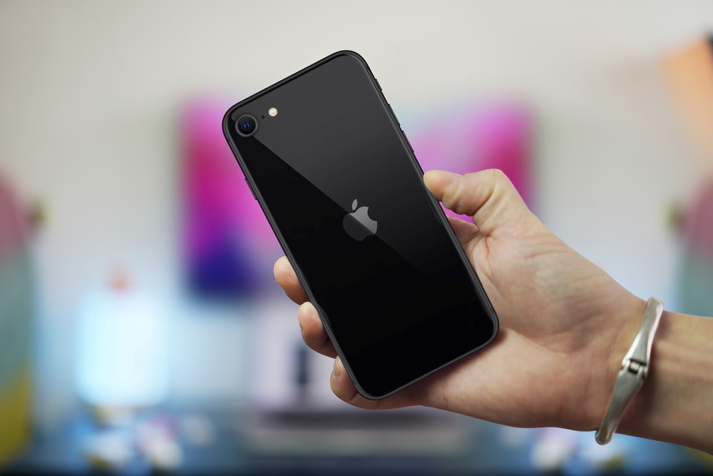 zakdoek De eigenaar schrijven Persbericht - Is de Apple iPhone SE de perfecte zakelijke telefoon voor  jouw personeel? - MT/Sprout