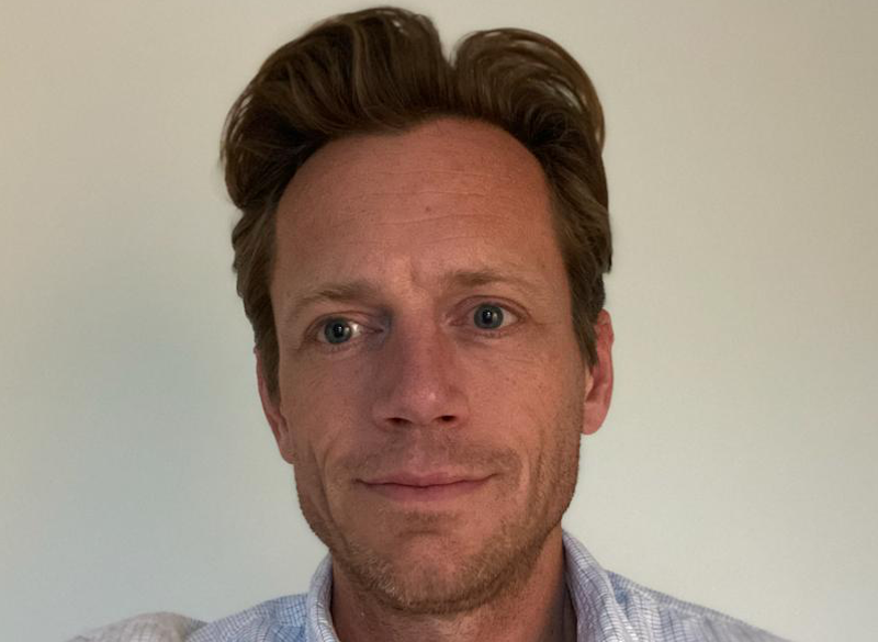 Hij probeert creativiteit in de bancaire sector aan te moedigen, vertrouwt het liefst op zijn gevoel en houdt zijn vizier altijd open voor andersdenkenden. Het leiderschap van Remko Dieker is daarmee perfect voor de integratie van Kas Bank in het Franse Caceis.