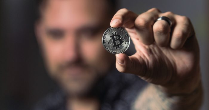 Crypto-ondernemers stoppen door witwasregels; Action gaat online
