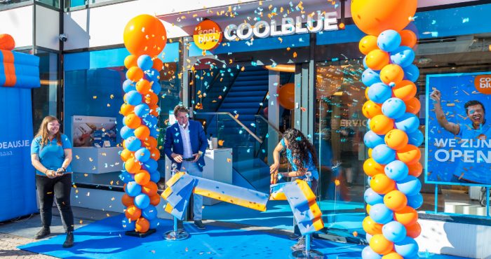 Coolblue geeft gas met fysieke winkels; Studenten helpen ondernemers in nood