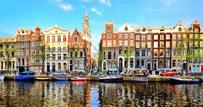 Coronacrisis nekt Amsterdamse bedrijvigheid &#8211; FNV eist loonsverhogingen van 100 euro
