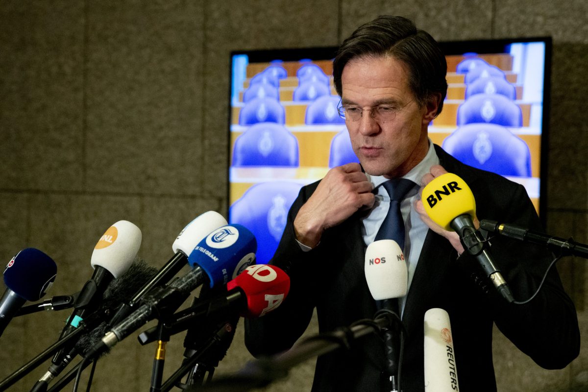 Rutte zegt sorry voor versoepelingen – Uitbreiden Schiphol is niet goed voor economie