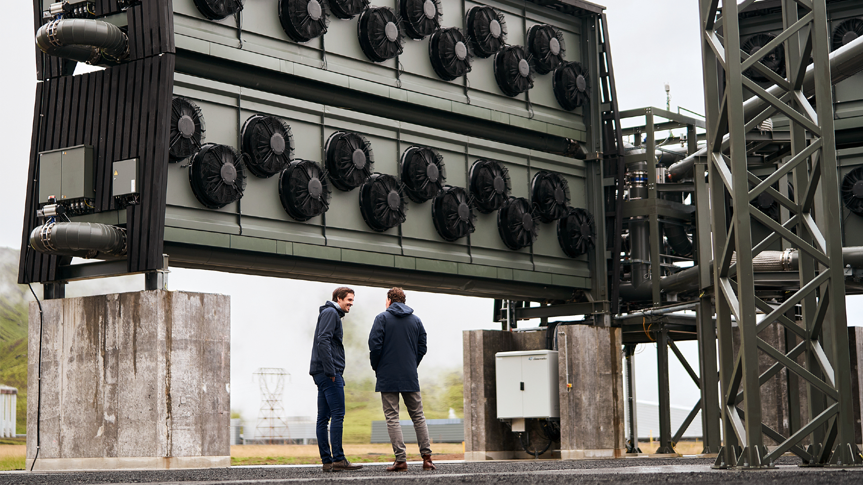 Climeworks Orca plant in Iceland with founders C.Gebald and J.Wurzbacher_Copyright Climeworks