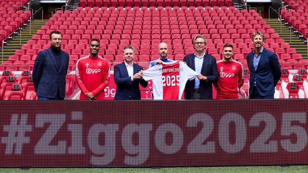 Ajax en Ziggo hebben hun sponsorovereenkomst verlengd tot en met 2025