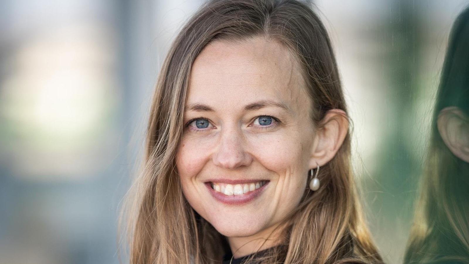 sandra van beest social handshake