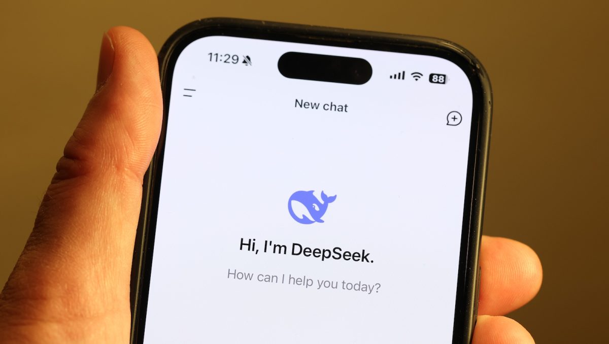 DeepSeek AI chatgpt concurrent open source