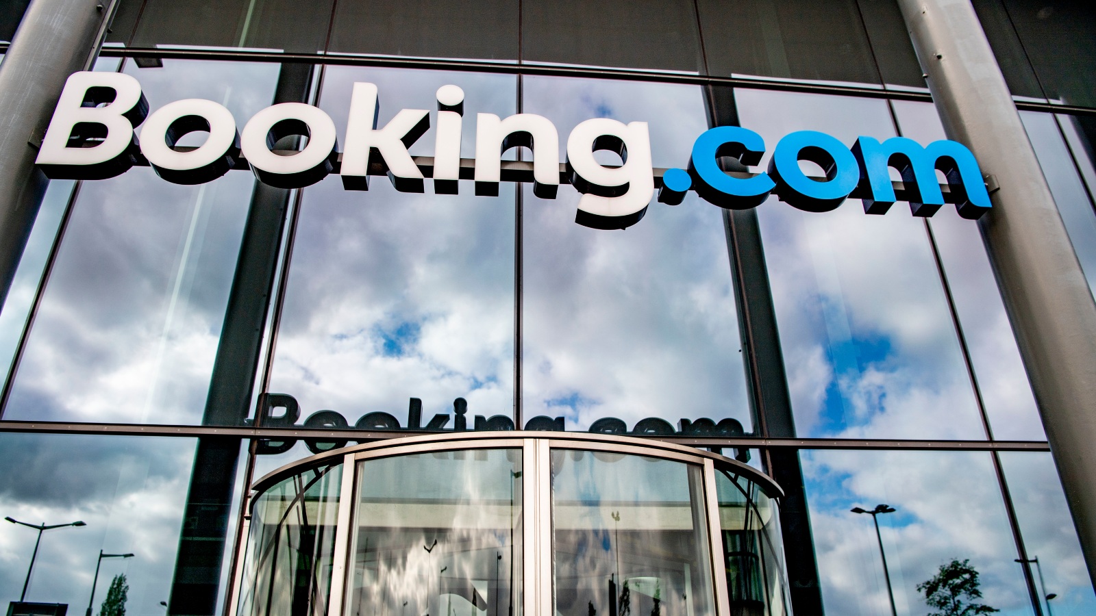 booking.com protest medewerkers westoever