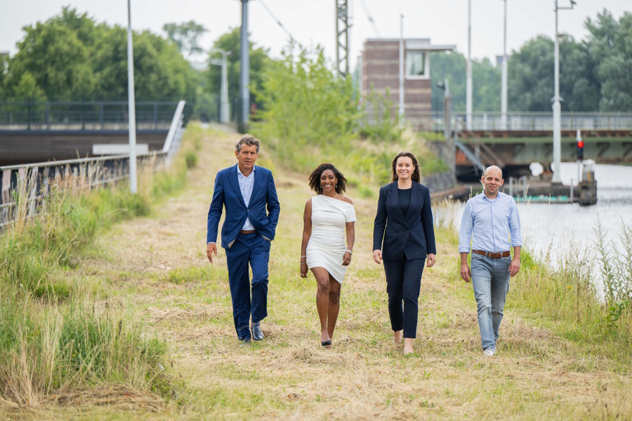 whyz executive search