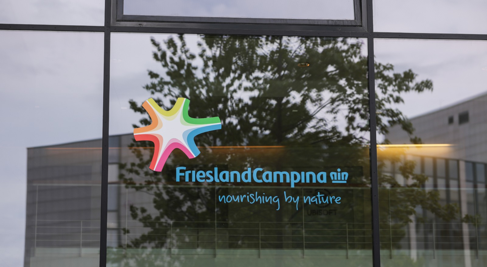 Chinese strafheffingen raken FrieslandCampina hard - Zorgen rond groeiplannen ASML