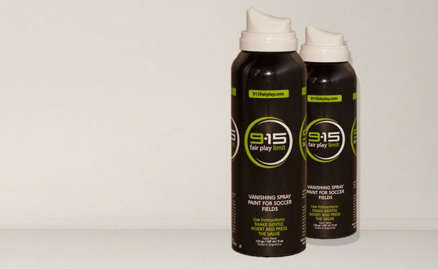 De witte spray die wordt gebruikt tijdens het WK